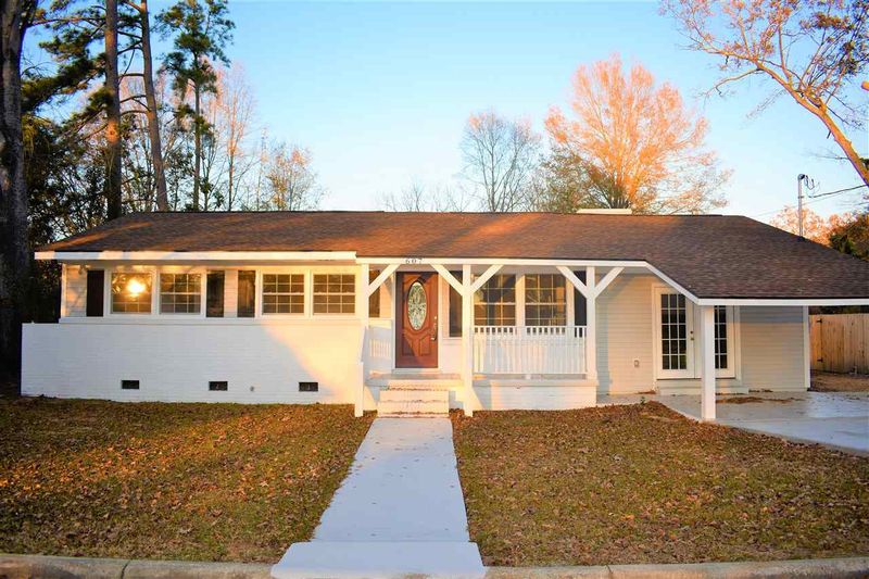 607 E Bay St, Dunn, NC 28334
