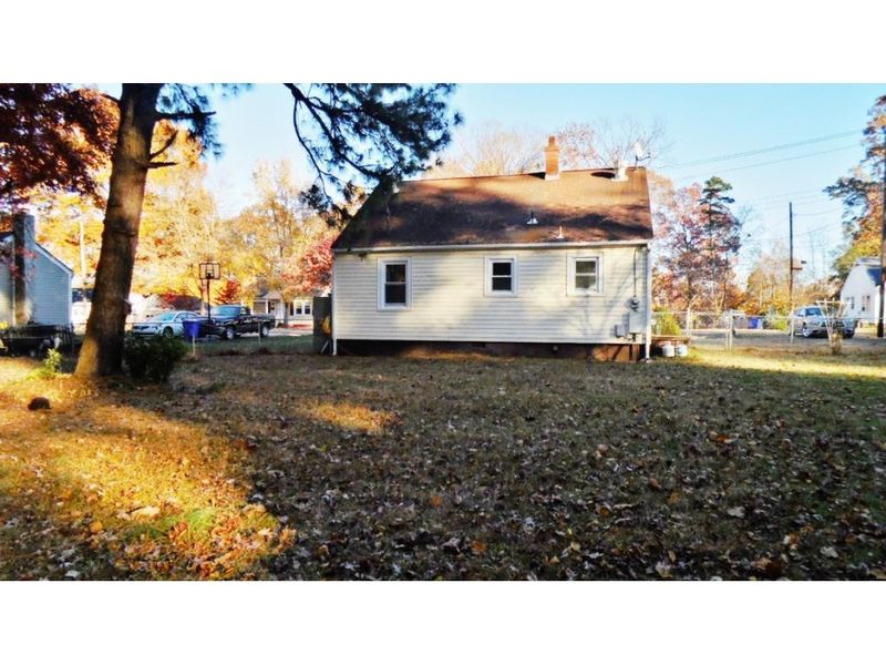 607 N Carr St, Mebane, NC 27302