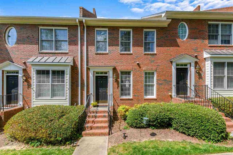 607 Copperline Dr #607, Chapel Hill, NC 27516