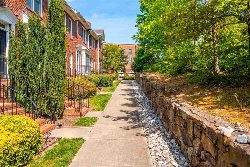 607 Copperline Dr #607, Chapel Hill, NC 27516