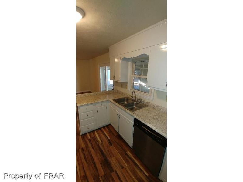607 Dashland Dr, Fayetteville, NC 28303