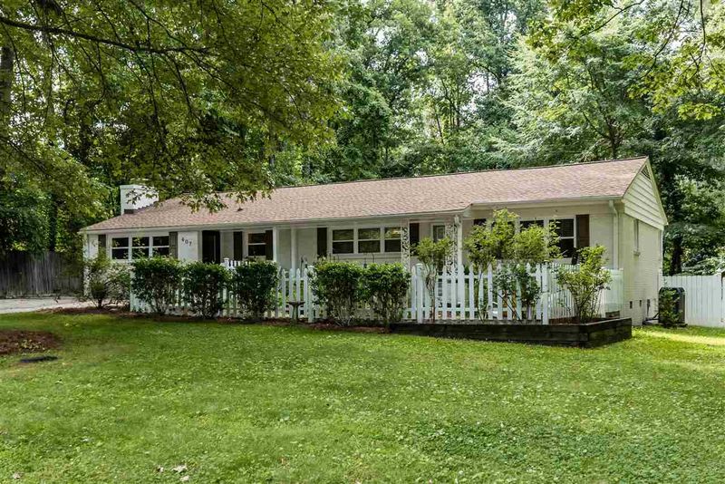 607 Dorset Dr, Cary, NC 27511