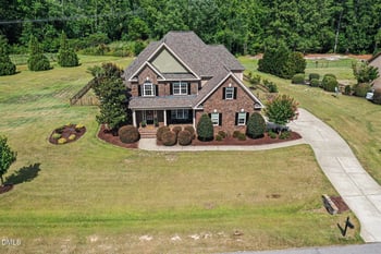 607 Far Post Dr, Fuquay Varina, NC 27526