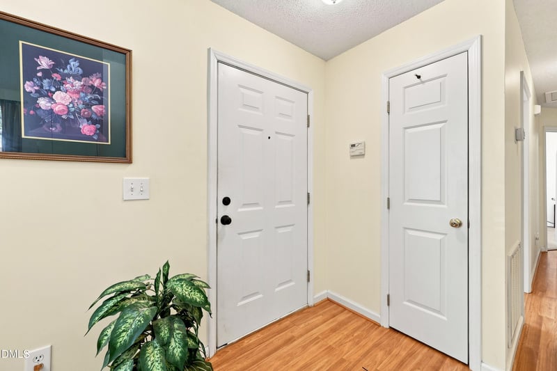 607 Garrison Ave, Clayton, NC 27520