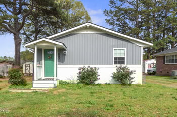 607 Granville St, Dunn, NC 28334
