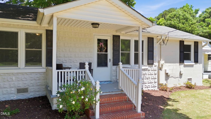 607 E Holmes St, Benson, NC 27504