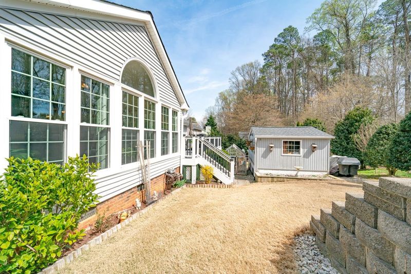 607 Kingswood Dr, Cary, NC 27513
