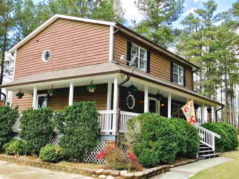 607 N Mineral Springs Rd, Durham, NC 27703