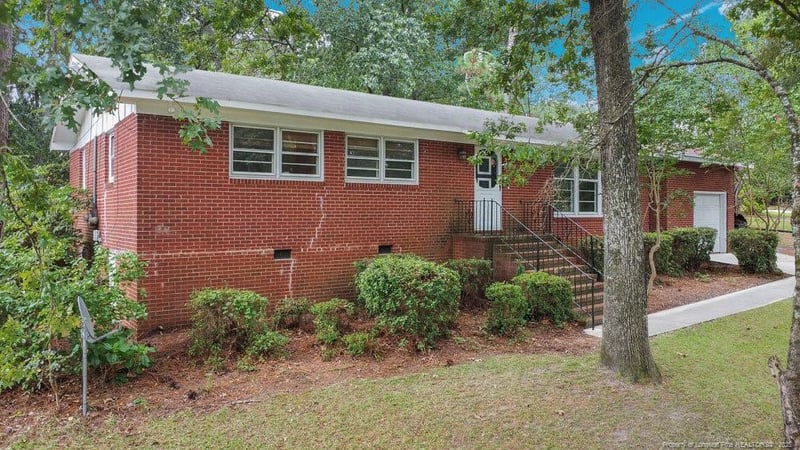 607 Oakdale Dr, Fayetteville, NC 28311