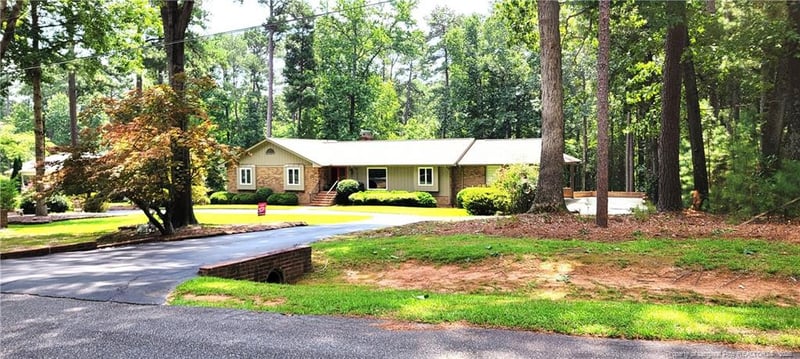 607 Pineknoll Dr, Sanford, NC 27330