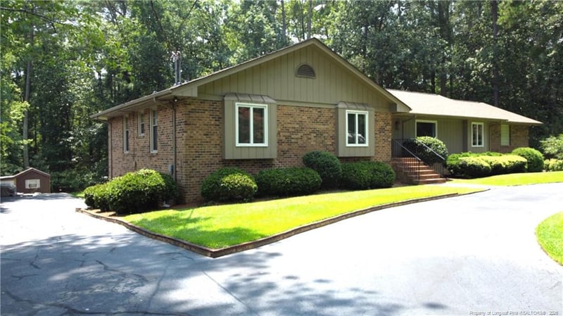 607 Pineknoll Dr, Sanford, NC 27330
