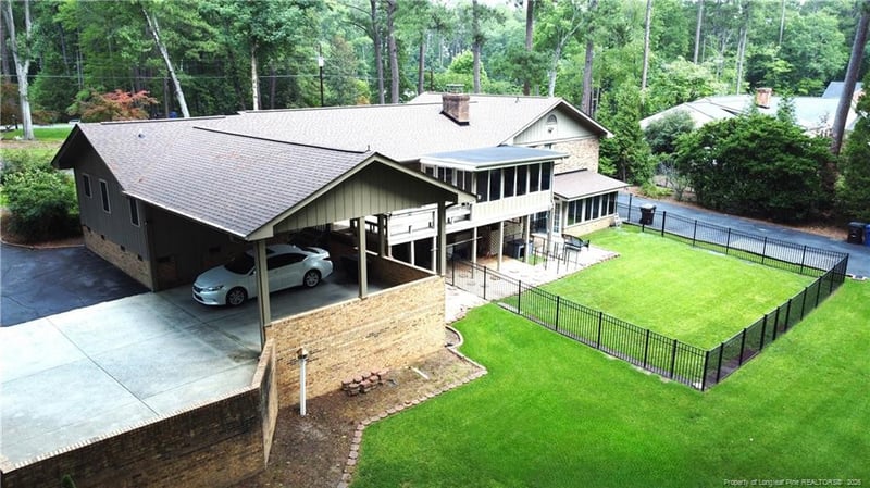 607 Pineknoll Dr, Sanford, NC 27330