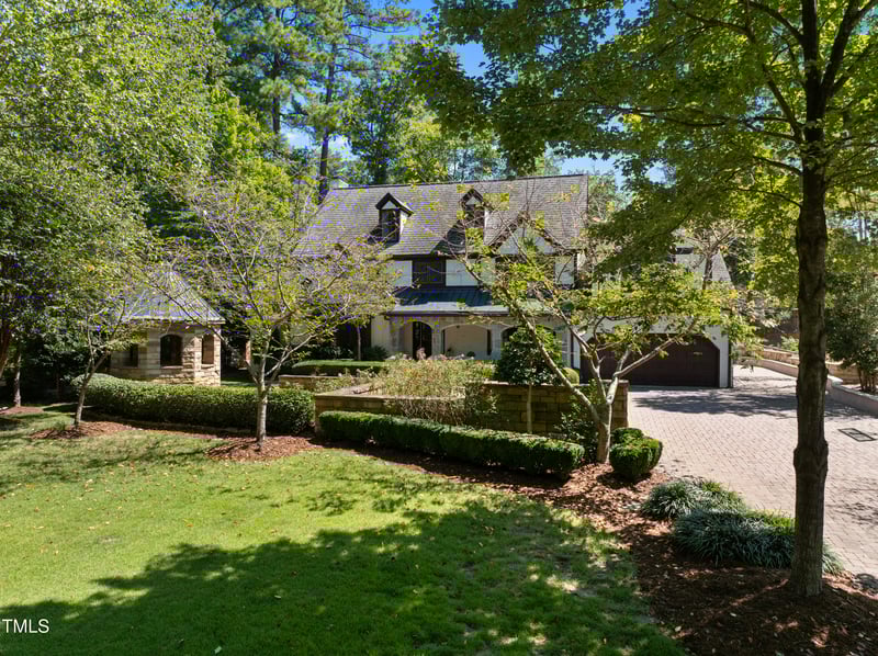 607 Queensferry Rd, Cary, NC 27511