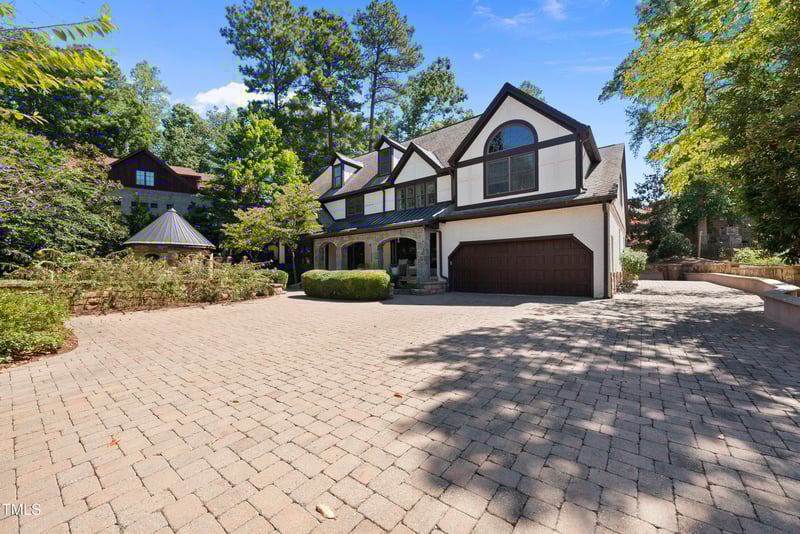 607 Queensferry Rd, Cary, NC 27511