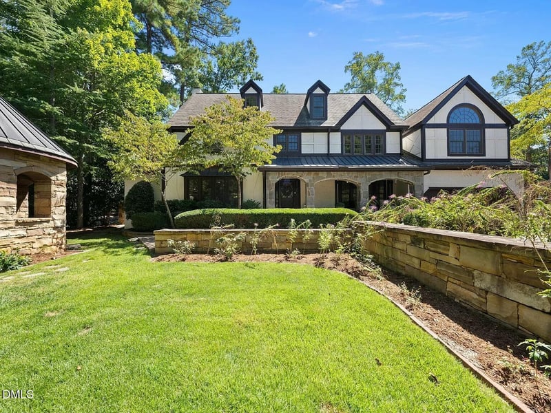 607 Queensferry Rd, Cary, NC 27511