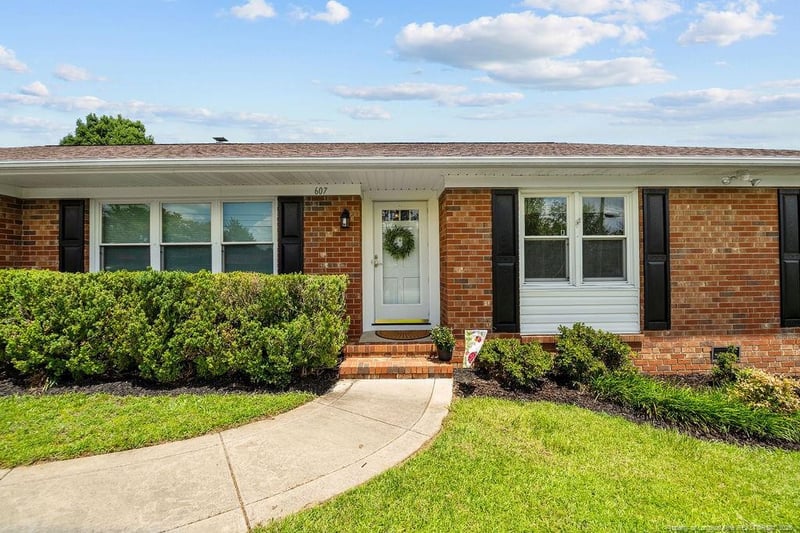 607 Shortridge Rd, Fayetteville, NC 28303
