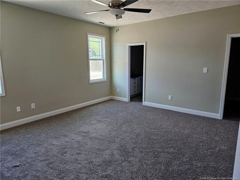 6070 Ari Ct, Fayetteville, NC 28312