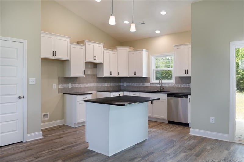 6070 Ari Ct, Fayetteville, NC 28312