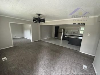 6075 Lexington Dr, Hope Mills, NC 28348