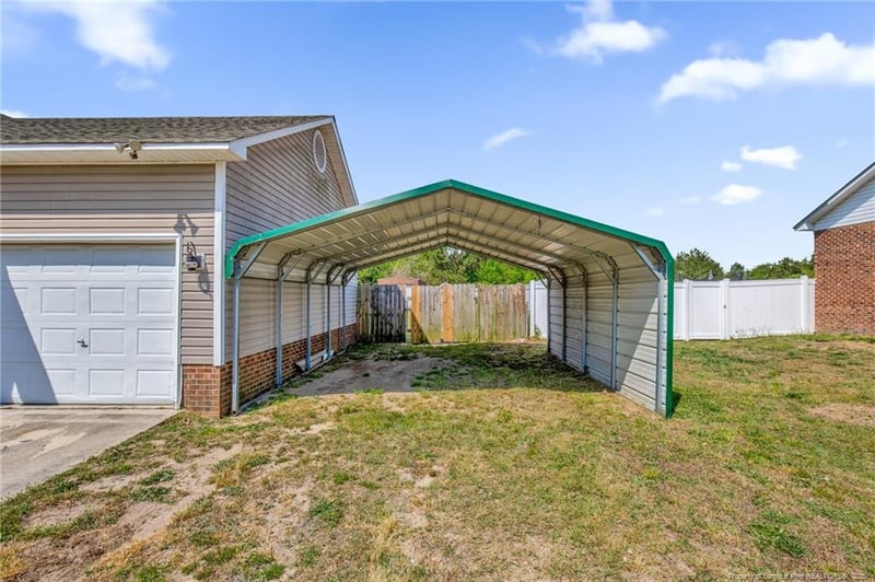 6076 Waldos Beach Rd, Fayetteville, NC 28306