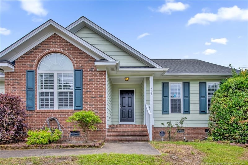 608 Ashdown Pl, Fayetteville, NC 28311