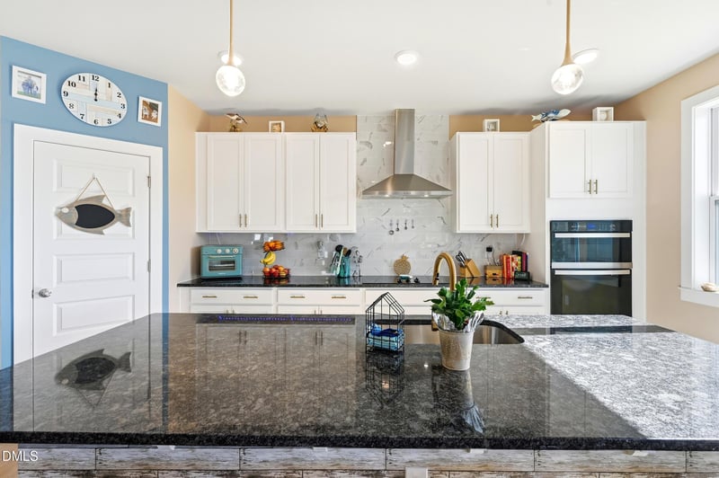 608 Barbour Farm Ln, Four Oaks, NC 27524