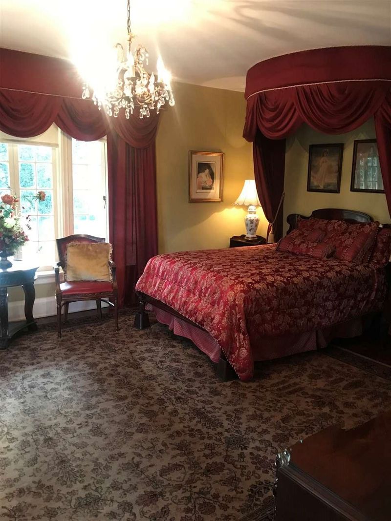 608 W Barrington St, Dunn, NC 28334