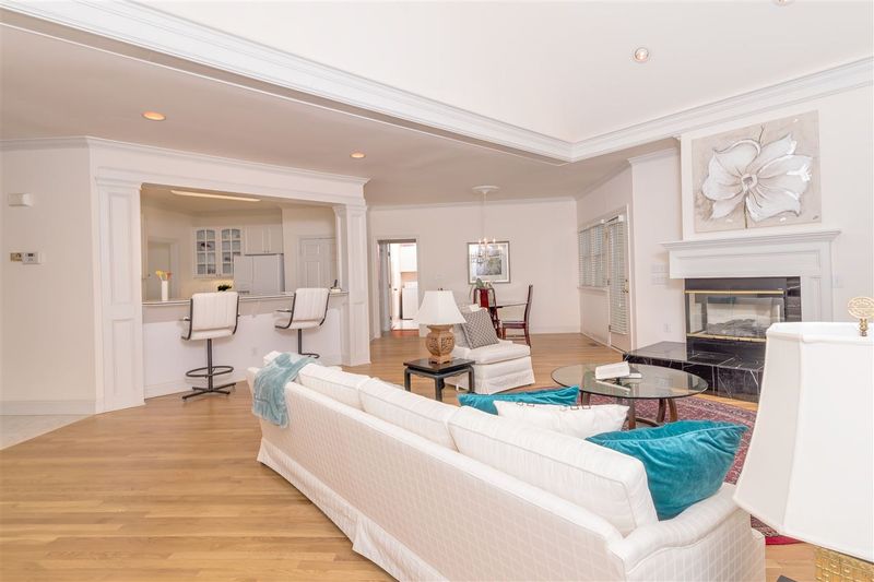 608 Baybush Dr, Raleigh, NC 27615