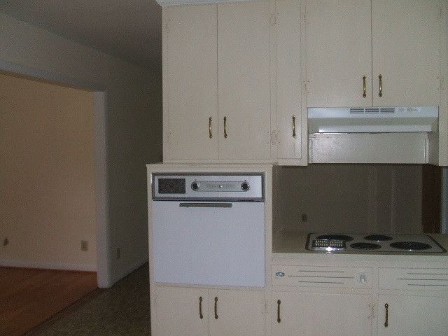 608 Beaver Dam Rd, Raleigh, NC 27607