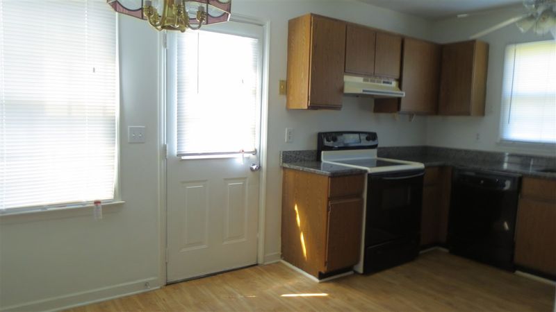 608 Bladestone Ct, Apex, NC 27502