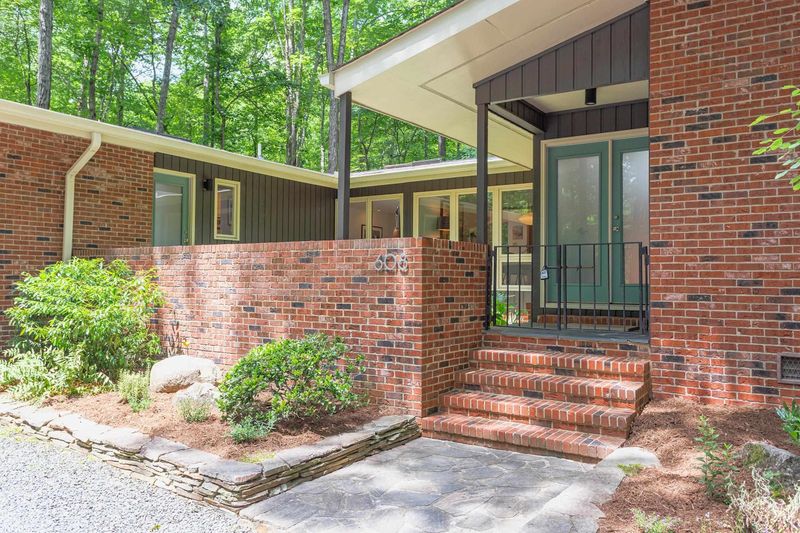 608 Concordia Ct, Chapel Hill, NC 27514