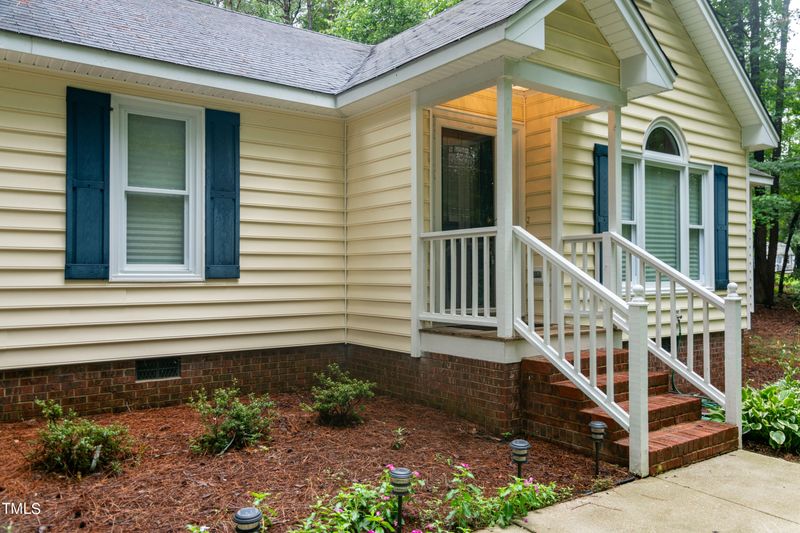 608 Creekside Dr, Clayton, NC 27520