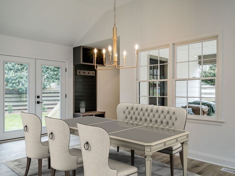 608 Crown Ct, Cary, NC 27511