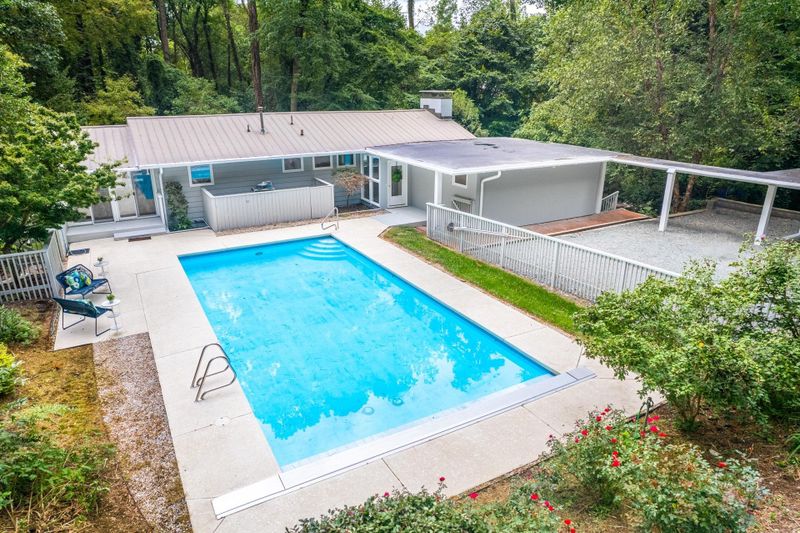 608 Morgan Creek Rd, Chapel Hill, NC 27517
