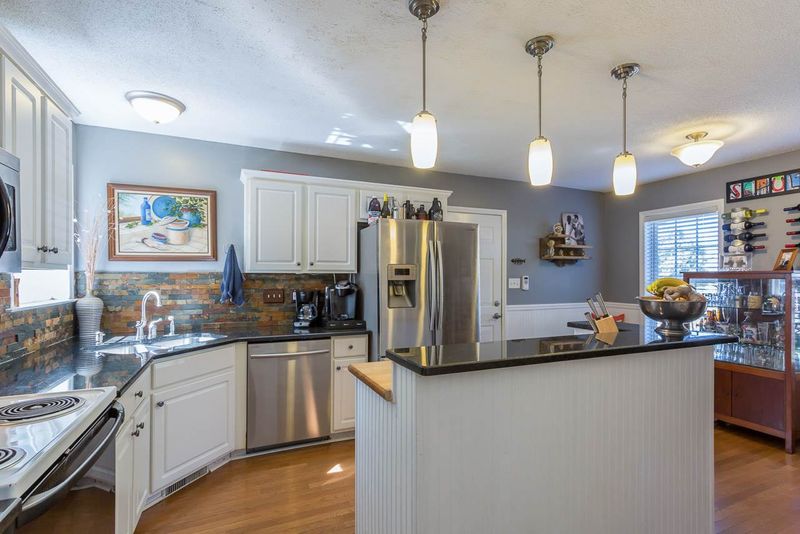 608 Morton Farm Rd, Holly Springs, NC 27540
