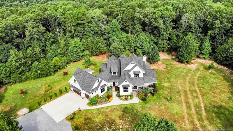 608 Pickard Rd, Sanford, NC 27330