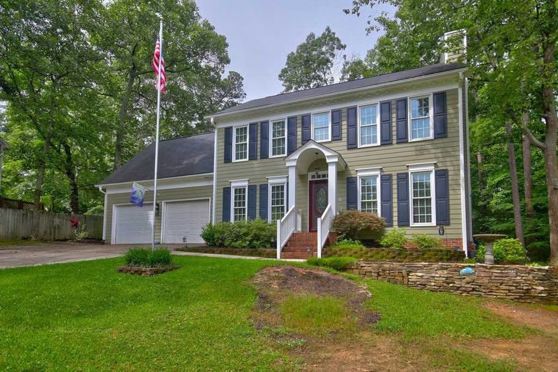 608 Pinewood Dr, Apex, NC 27502