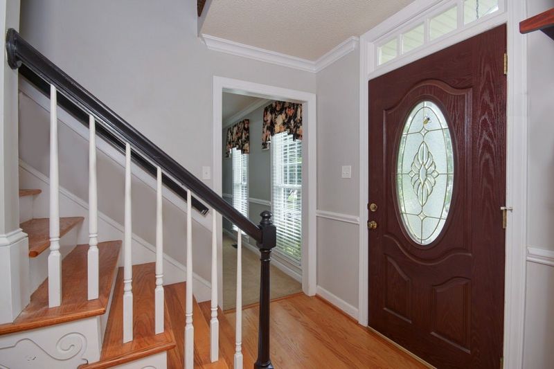 608 Pinewood Dr, Apex, NC 27502