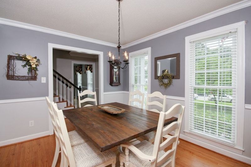 608 Pinewood Dr, Apex, NC 27502