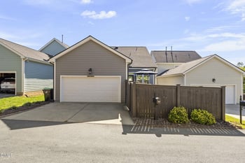 608 Skygrove Dr, Holly Springs, NC 27540