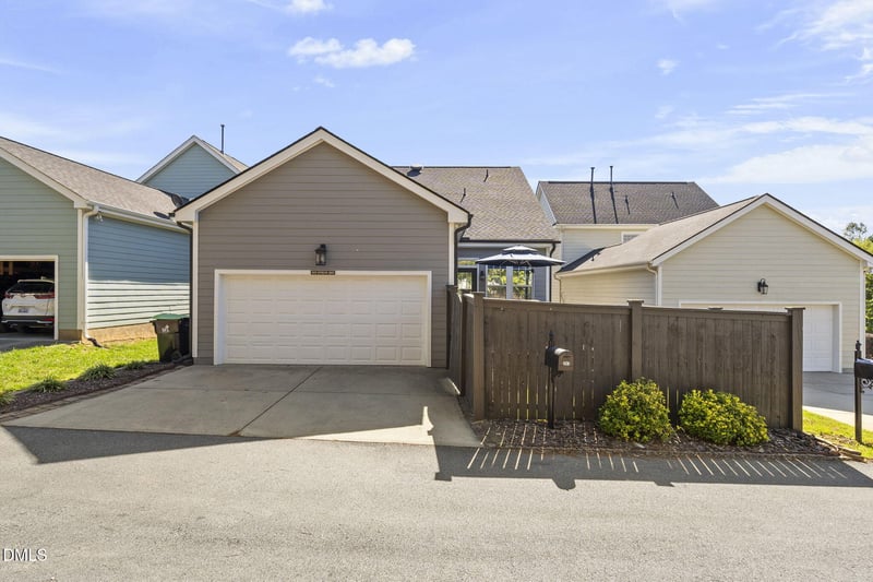 608 Skygrove Dr, Holly Springs, NC 27540