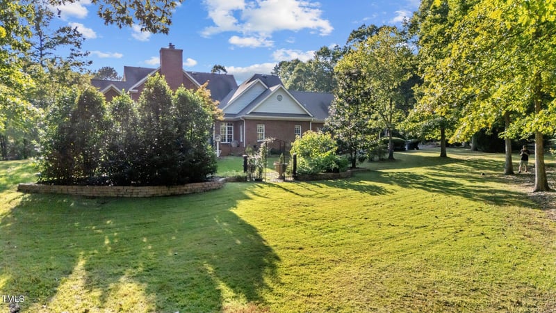 608 Valley Rd, Sanford, NC 27330