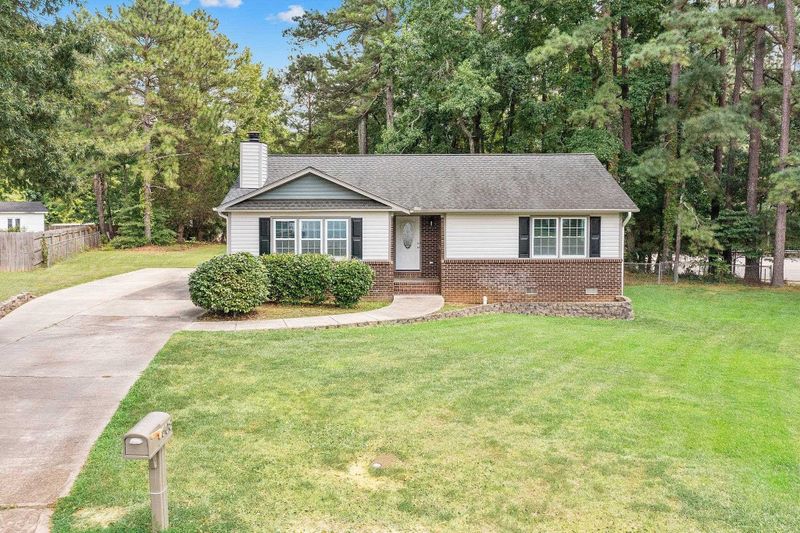 608 Windbluff Ct, Garner, NC 27529