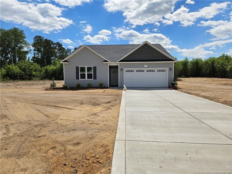 6080 Ari Ct, Fayetteville, NC 28312