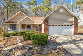 6084 Dunes Dr, Sanford, NC 27332