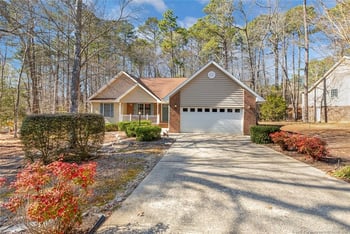 6084 Dunes Dr, Sanford, NC 27332