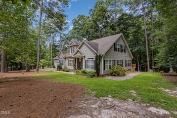 6086 Dunes Dr, Sanford, NC 27332