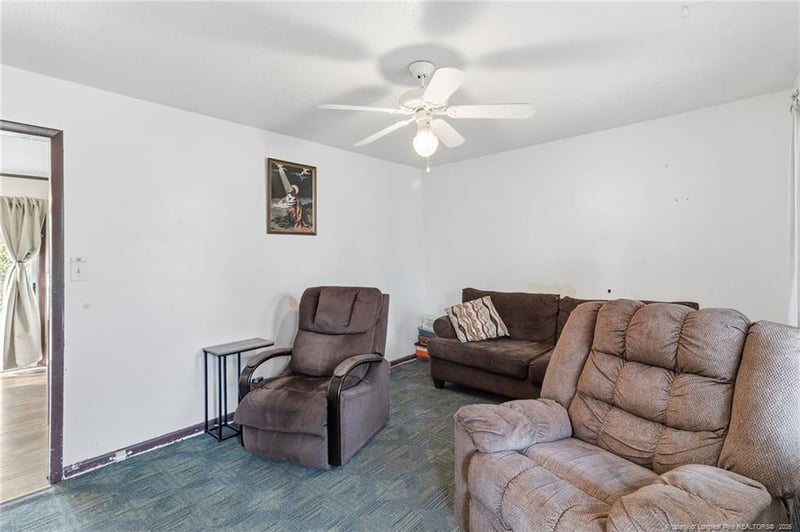 6086 Lexington Dr, Hope Mills, NC 28348