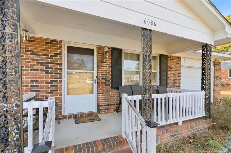 6086 Lexington Dr, Hope Mills, NC 28348