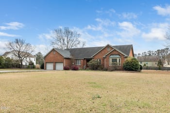 609 Academy St, Fuquay Varina, NC 27526